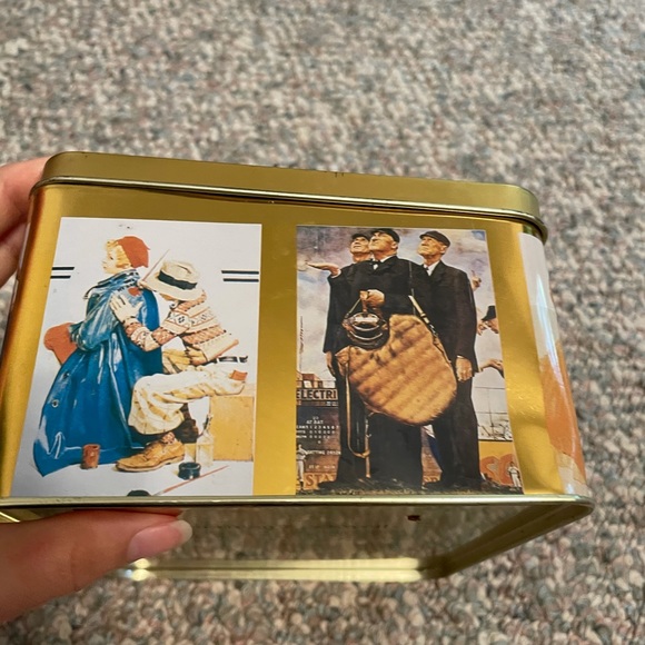 Vintage 1994 Norman Rockwell tin Exclusively for Case Manufacturing Co. - Picture 7 of 11